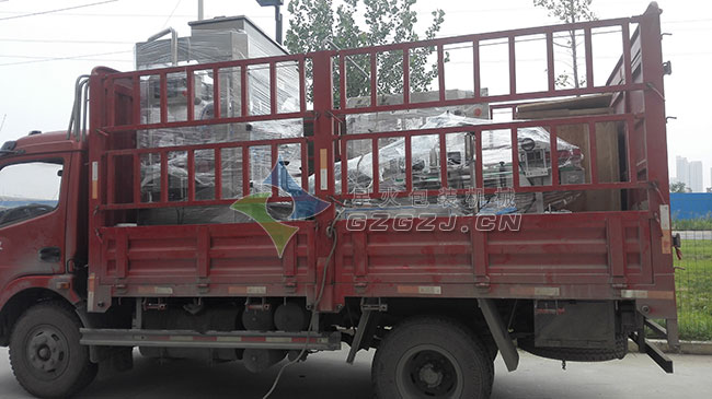 調(diào)味醬自動包裝機發(fā)貨現(xiàn)場